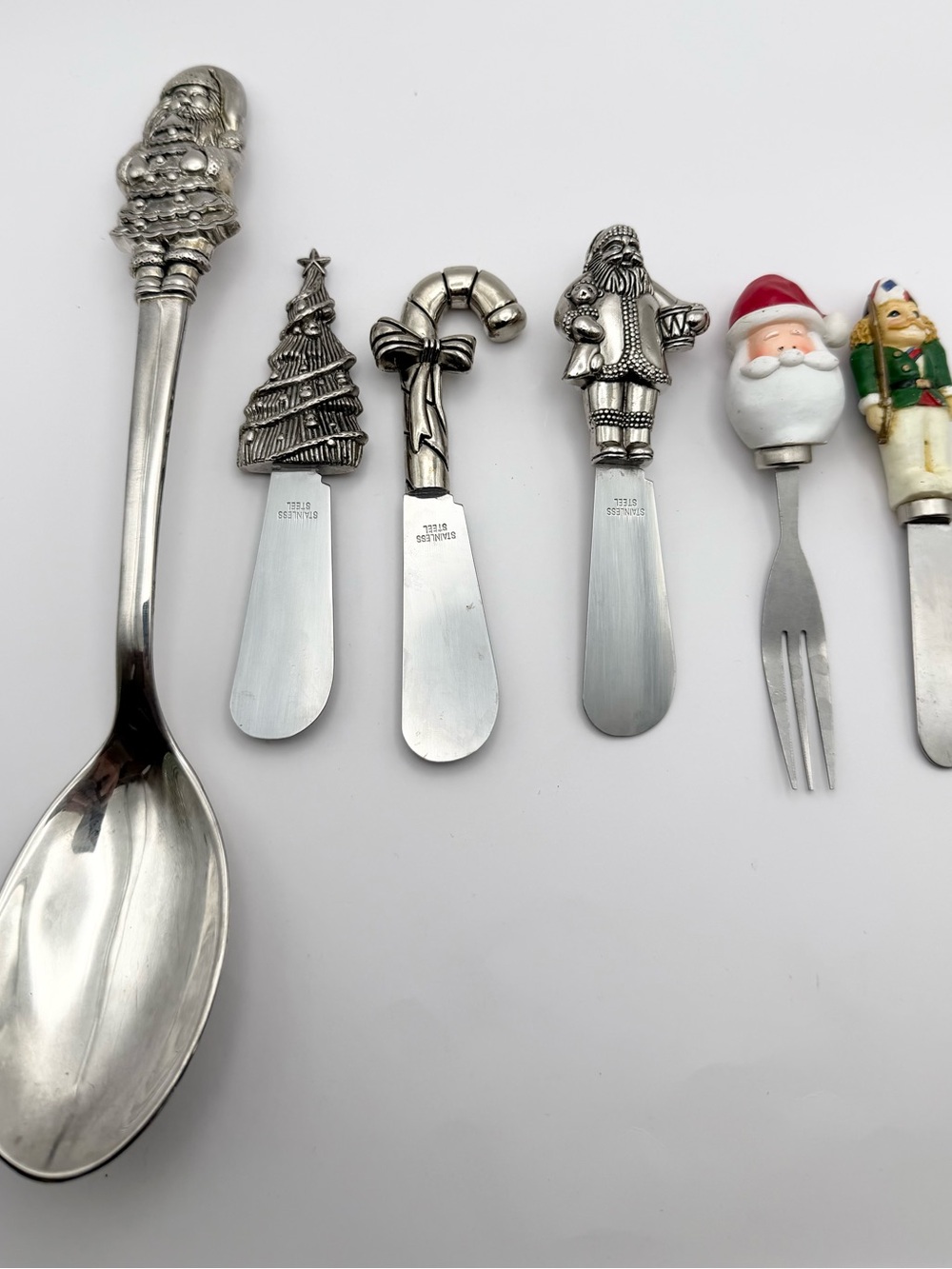 Vintage Holiday Themed Stainless Steel Spreaders and Serving Spoon - Silver